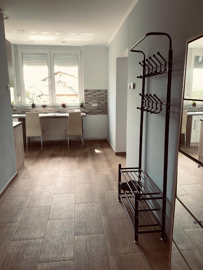 Modern Two Bedroom Flat With Balcony Ленти Экстерьер фото